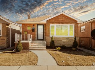 9009 S Phillips Ave, Chicago, IL