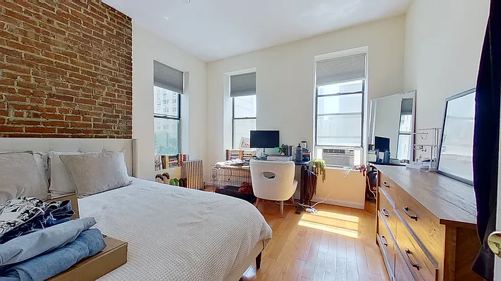 Rented by TOUR LLC | media 8