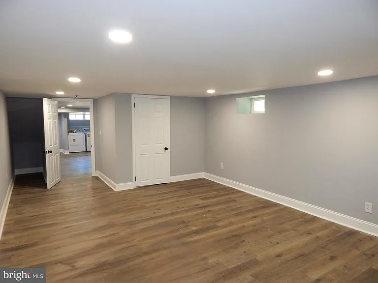 301 Cornwall St — Photo 14