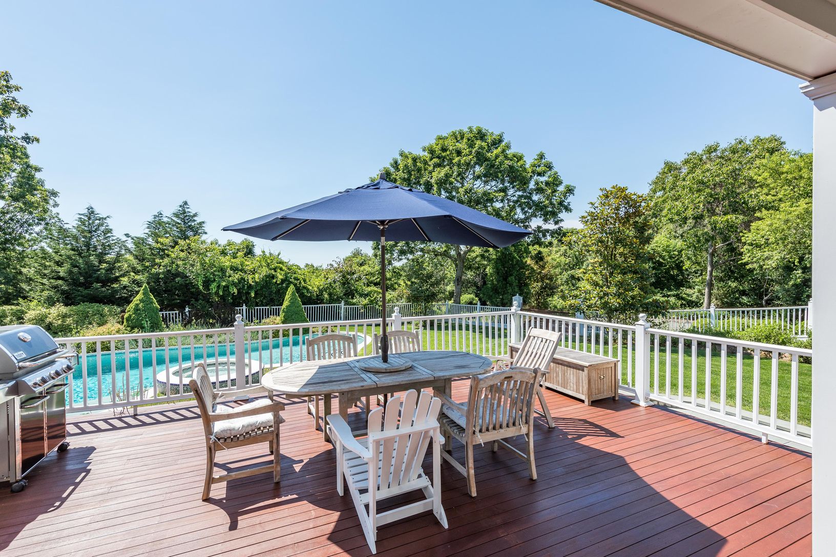 Outdoor Dining on Spacious Mahogany Deck