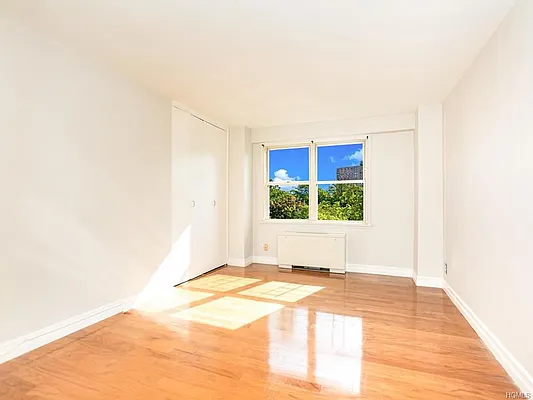 Sold by Re/Max In The City | media 8