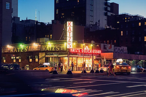 Rented by REAL New York | media 21