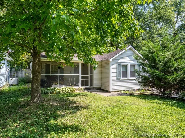 326 Level Street, Charlestown, IN 47111