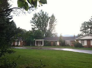 6 Crossland Rd, Colorado Springs, CO 80906