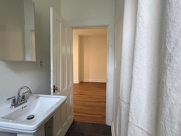 5th image of 13 S Franklin St #2