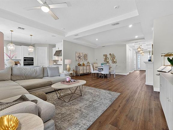 3rd image of 910 Zeek Ridge Ct