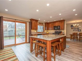 4900 Westbrooke Pl, West Des Moines, IA 50266