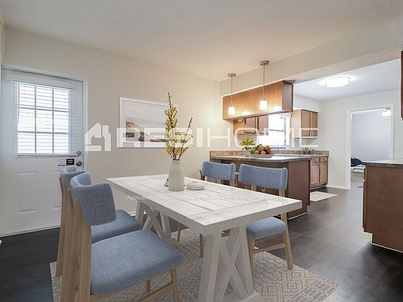 4th image of 1305 Country Club Blvd