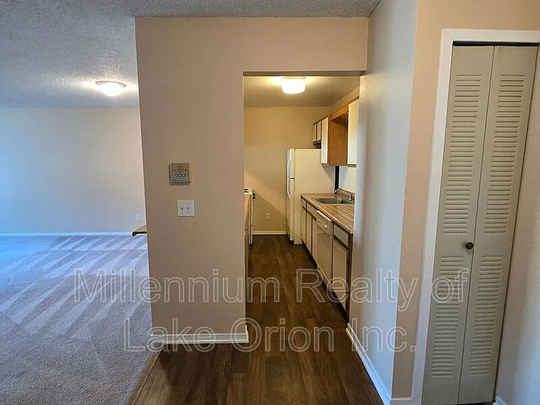 25 Louck St #16 — Photo 5