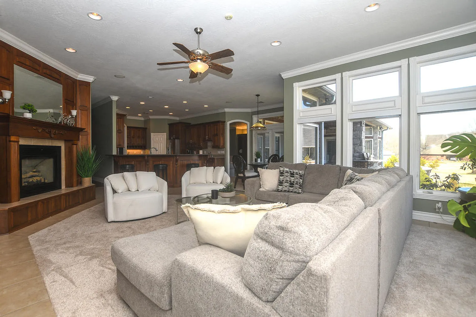 5 bed, 3.0 bath, 4650 sqft, $4,588 — Photo 1