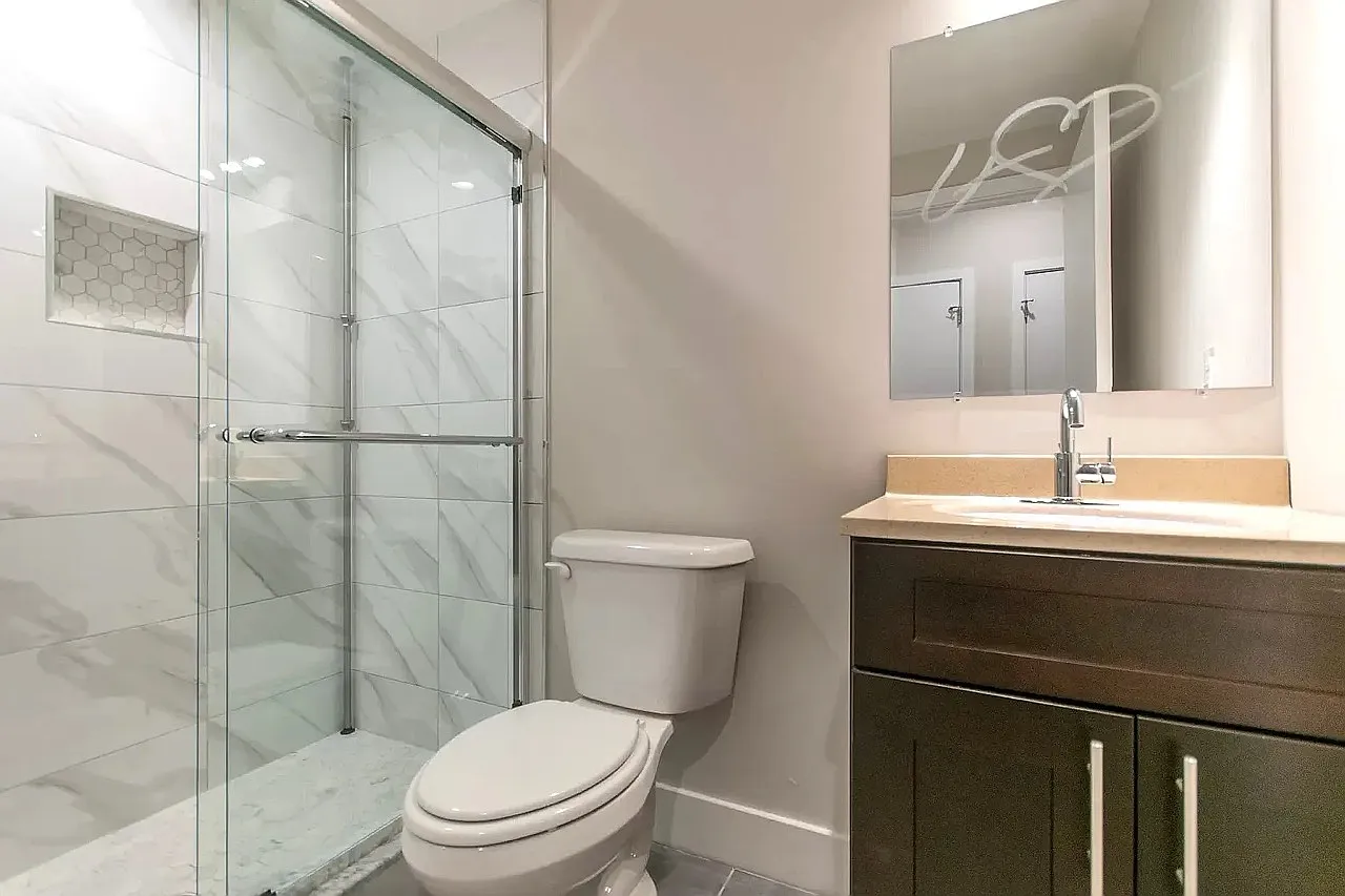3 bed, 1200 sqft, $2,000 — Photo 3