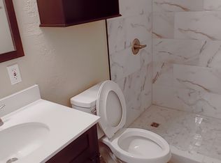 712 W Main St, Moore, OK 73160