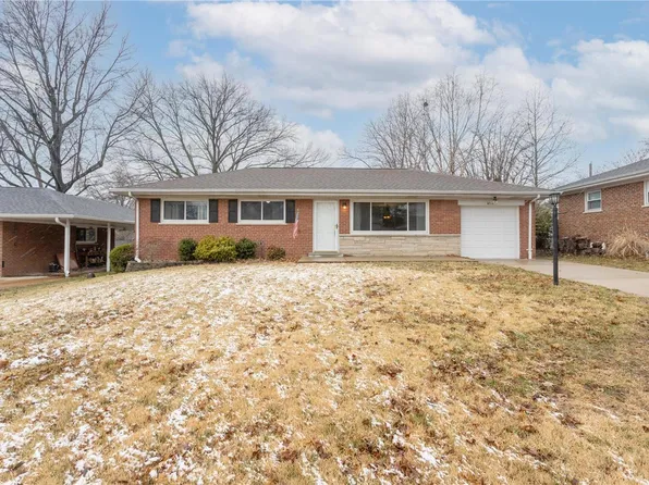 8713 Villa Crest Dr, Saint Louis, MO 63126