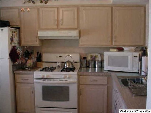 2nd image of 275 Stratford Place