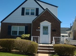 264 Dorchester Rd, Garden City, NY 11530
