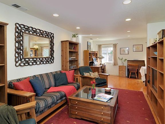 4th image of 147 Oak Ct