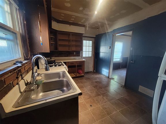 5th image of 1234 W 21st St