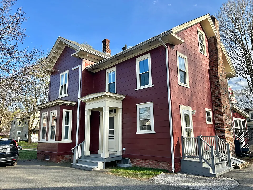 48 Congress St