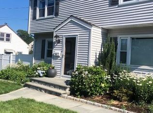 54 Minturn Rd, Bridgeport, CT 06606