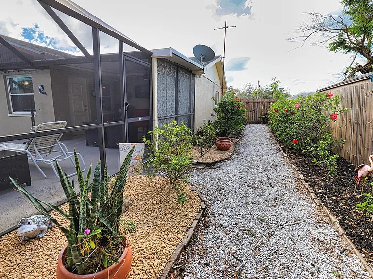 4215 Pandora Rd — Photo 36