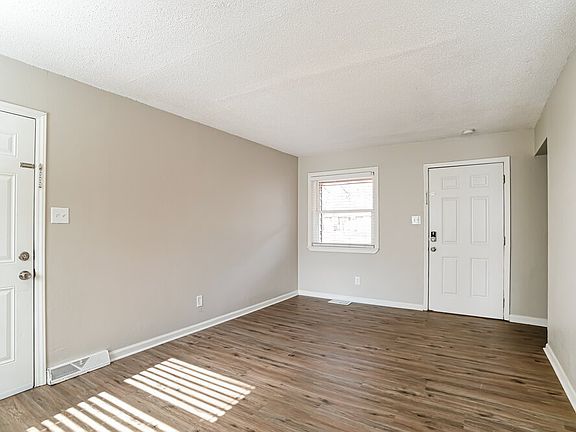 4th image of 1618 Longleaf Dr