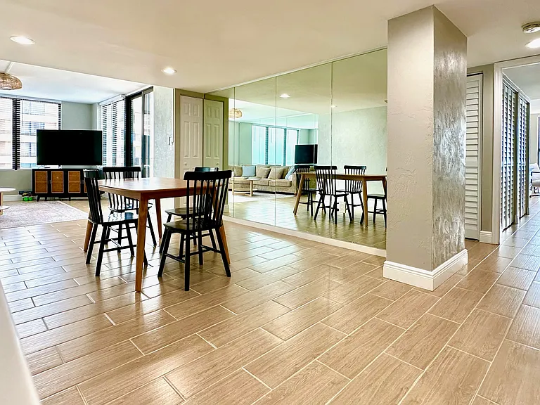 Dining Room Hallway