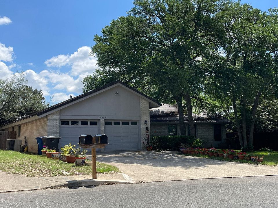 2nd image of 19810 Encino Brk