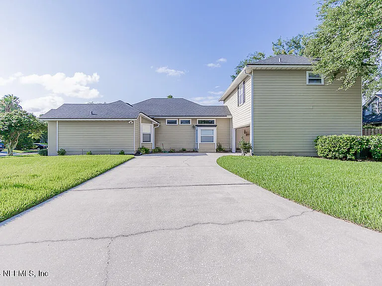 2891 Saint Maarten Ct — Photo 43