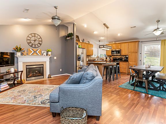 2nd image of 790 Berlander Dr