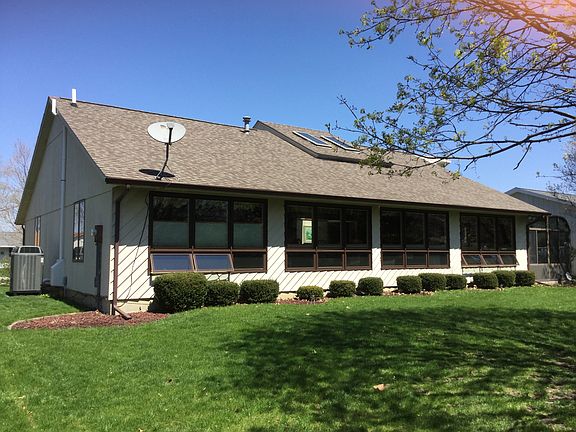 5th image of 105 W Amber Dr