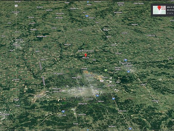 Near Kansas-Missouri Borders