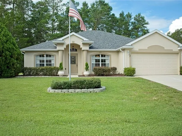 2 Phlox Ct E, Homosassa, FL 34446