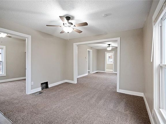 3rd image of 1316 Greeley Ave
