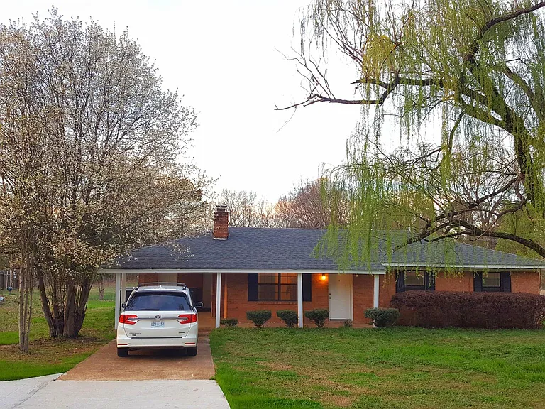 415 Highway 30 E — Photo 1