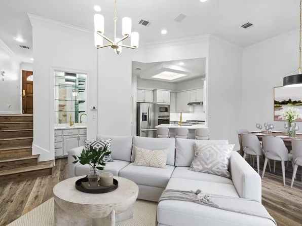 1701 Spyglass Dr APT 2, Austin, TX 78746