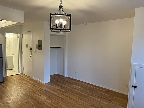3rd image of 517 E 5th St APT 400