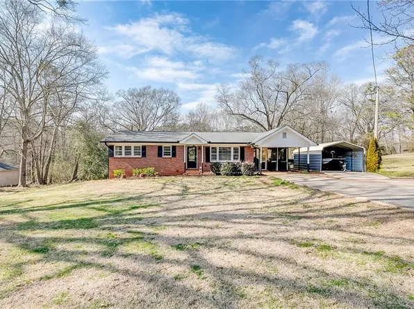 482 Scott St, Commerce, GA 30529