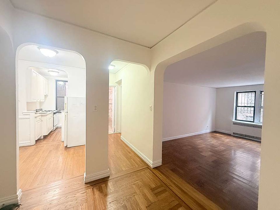 1st image of 10 Overlook Ter APT 2A