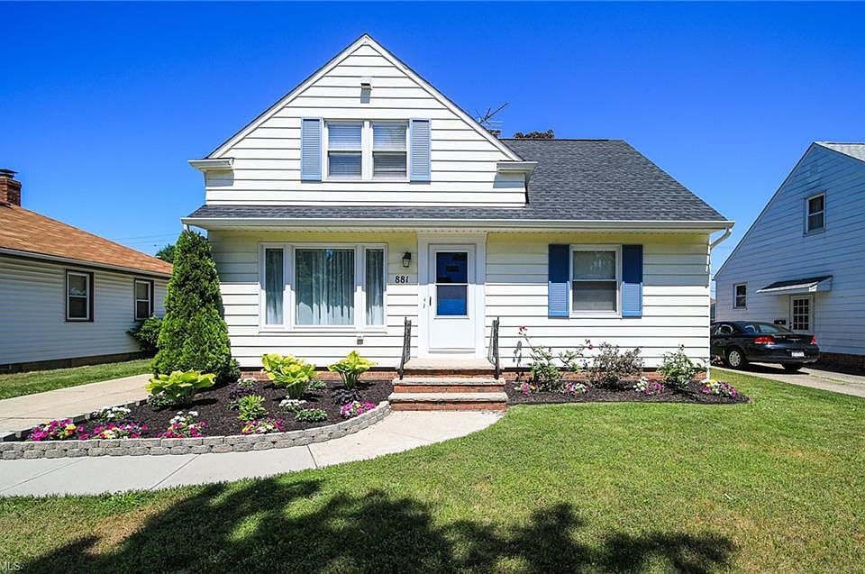 1st image of 881 Bryn Mawr Ave