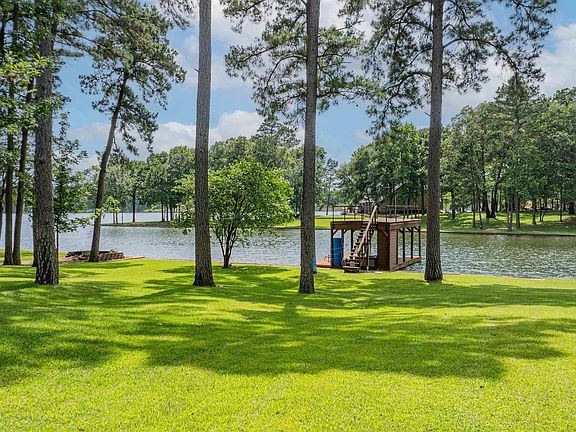 3rd image of 370 Bass Creek Trl