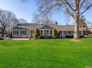 985 W Creek Ave, Cutchogue, NY 11935