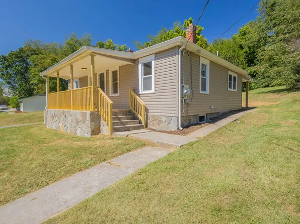 630 School Ln, Christiansburg, VA 24073