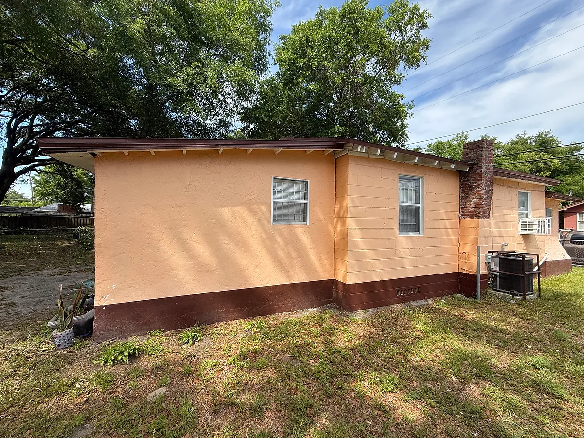 Building Photo - 3514 Haines St