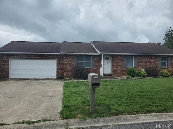 942 Lakeview Dr, Breese, IL 62230