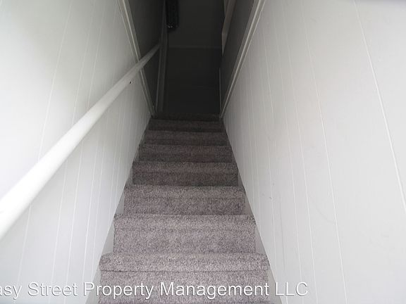 2nd image of 605 41st St #2