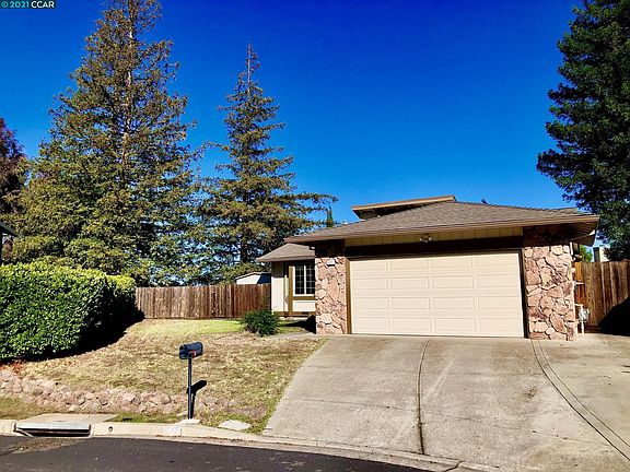 2nd image of 405 Oak Breeze Ct