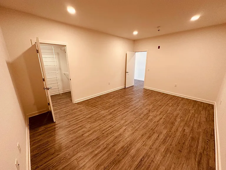 44 W Market St — Photo 14