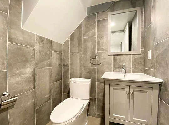 Rented by ERNY LLC | media 61