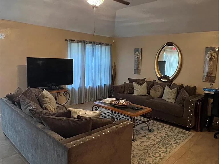 22814 Tree House Ln — Photo 5