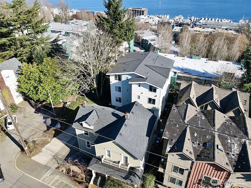 4th image of 1522 Taylor Avenue N